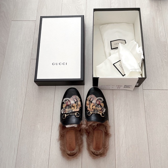 Authentic Gucci Black Leather Tiger Embroidered Fur Princetown Mules Flats - Picture 2 of 5